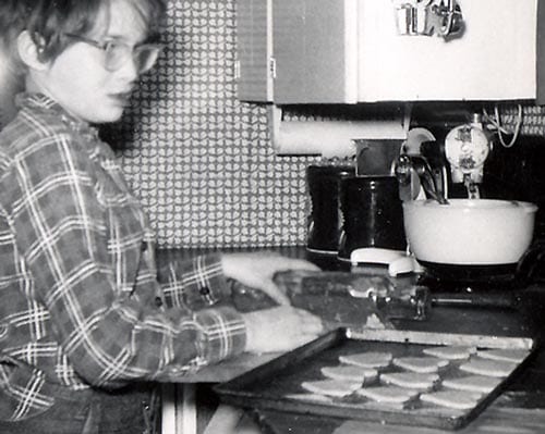 Helen Baking Cooking